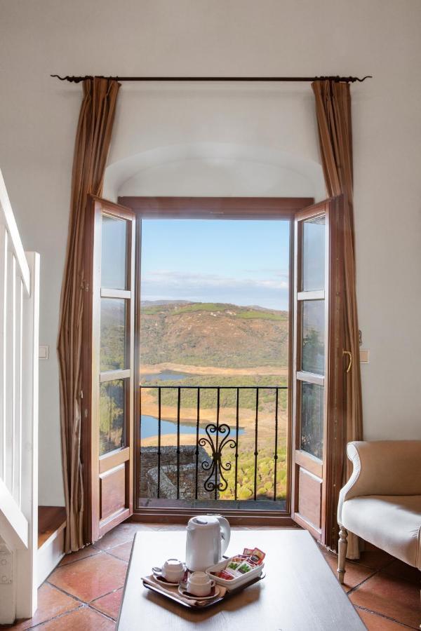 Hotel Tugasa Castillo De Castellar Castellar de la Frontera Kültér fotó
