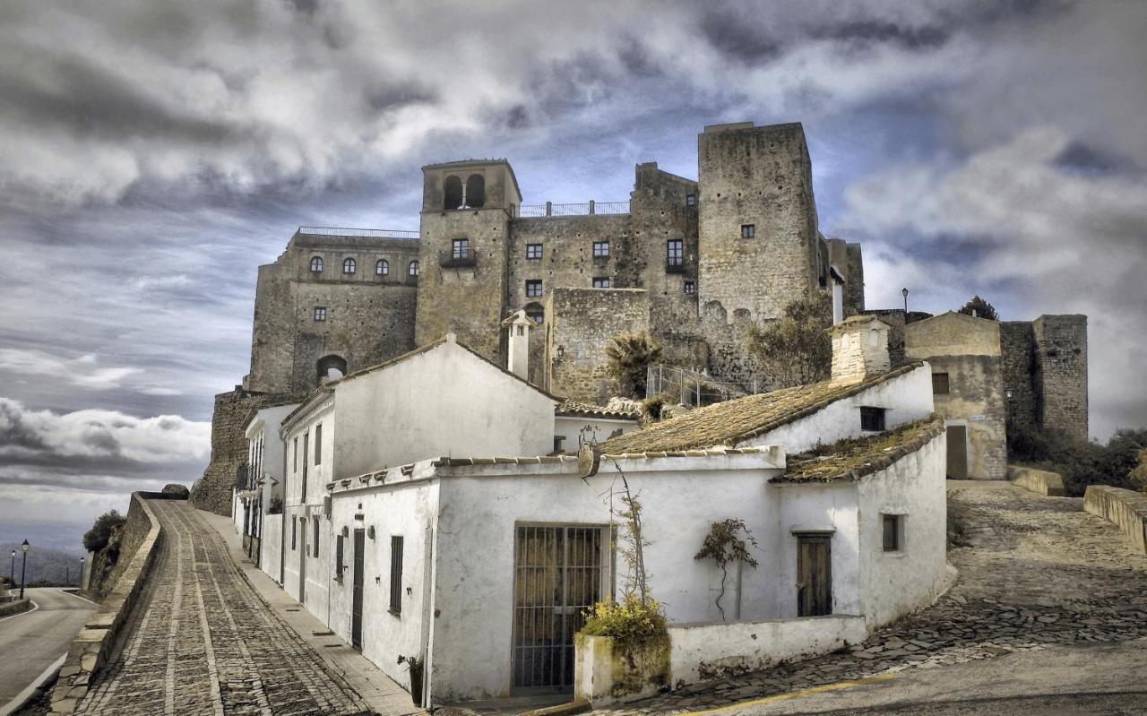 Hotel Tugasa Castillo De Castellar Castellar de la Frontera Kültér fotó