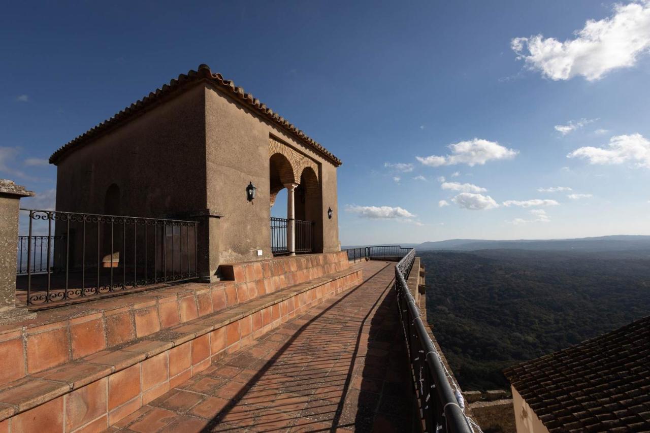 Hotel Tugasa Castillo De Castellar Castellar de la Frontera Kültér fotó